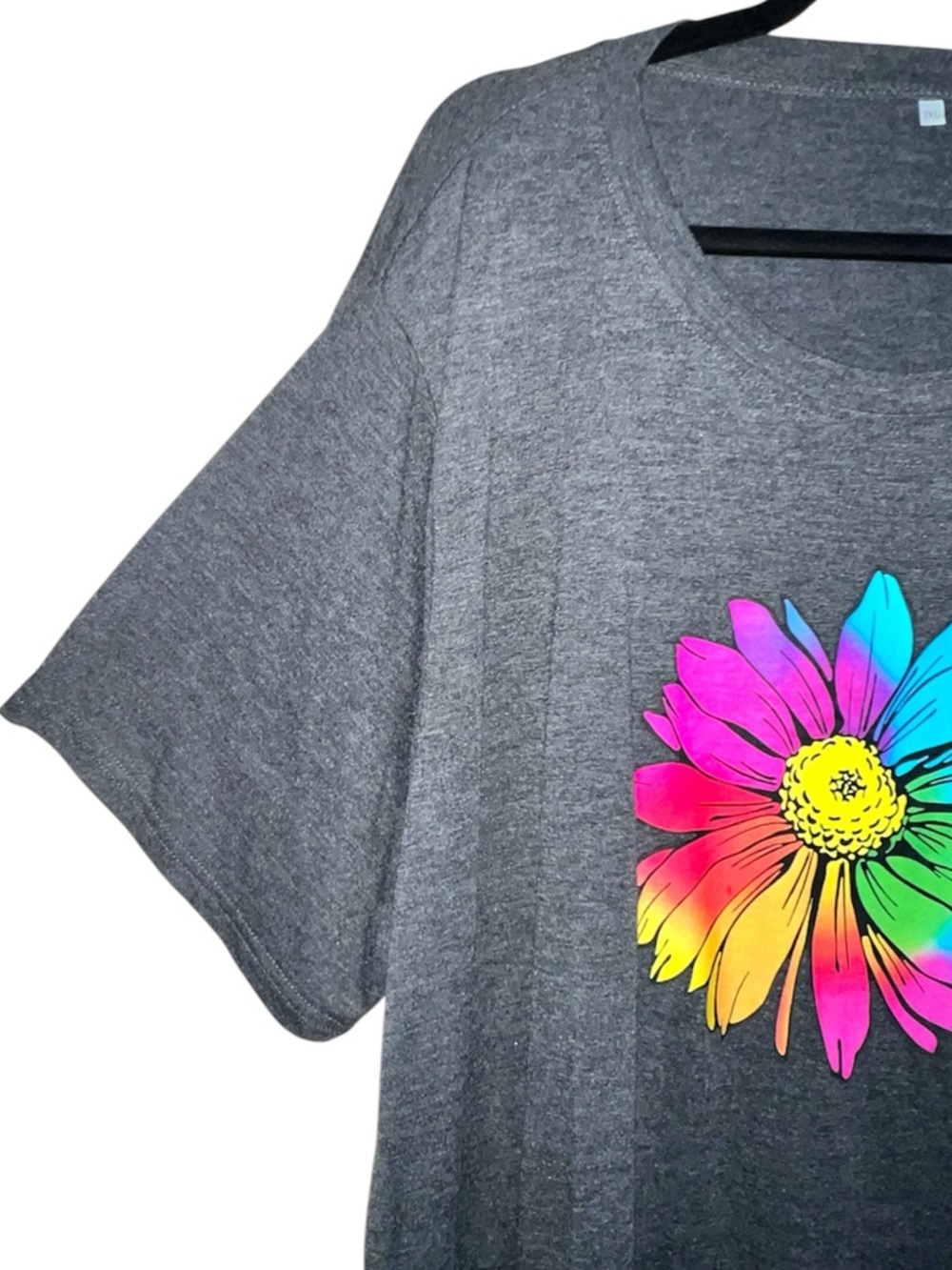 COLORFUL DAISY FLOWER SHORT SLEEVE TOP - Picture 4 of 8